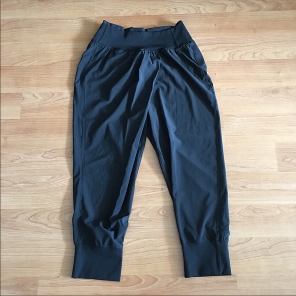 (SOLD)Lululemon Dance To Yoga Pant - Picture 5 of 7
